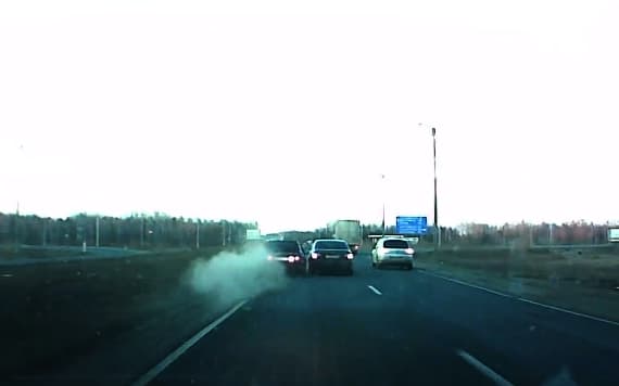 «Четырнадцатую» занесло на обочине при выезде из Кирова 