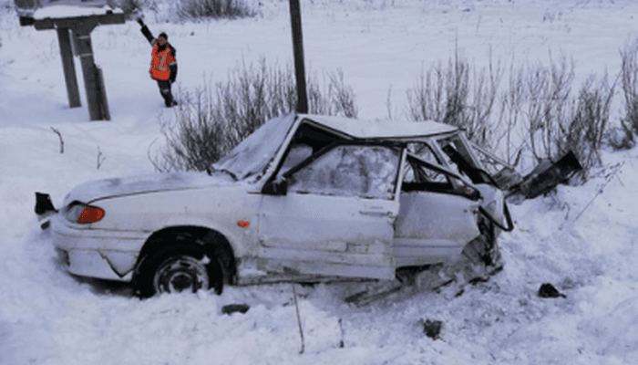В Кировской области «Лада» попала под поезд: пассажирка легковушки скончалась