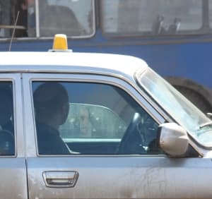 Газовый баллончик и бита – можно и за руль, в такси