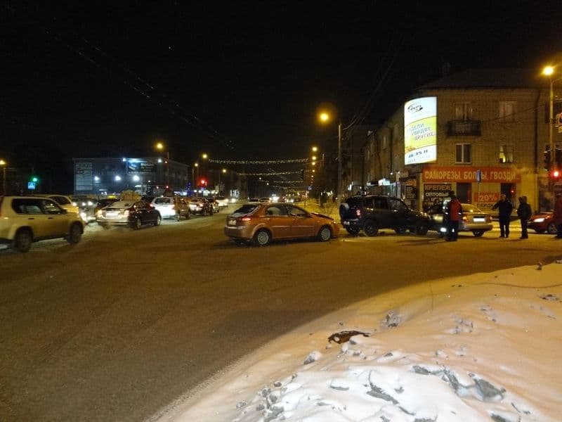На Володарского произошло ДТП с участием 3 машин
