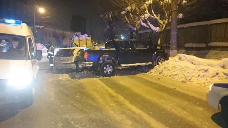 Водитель «Ниссана» протаранил «Опель» на Мелькомбинатовском проезде