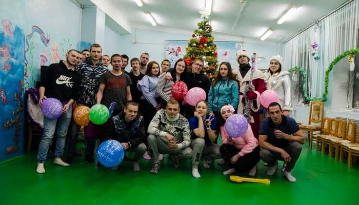 Поездка в детдом: “Сделал доброе дело - катай смело”