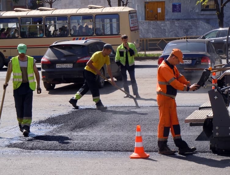 В Кирове начали ремонтировать Октябрьский проспект