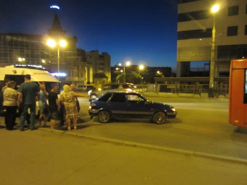 У Старого моста столкнулись легковушка и автобус 
