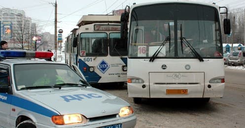 Горожане часами ждут общественный транспорт из-за пьянства водителей