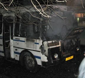 На Октябрьском проспекте загорелся ПАЗик