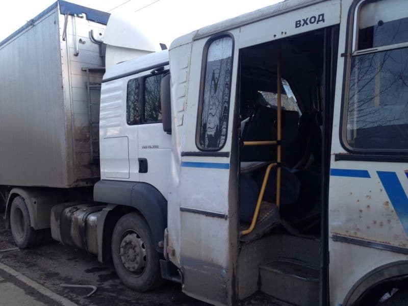 ДТП с автобусами. Трое пострадавших находятся в больнице