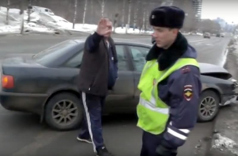 Водитель «Ауди» протаранил «семерку» и свалил вину на трезвого водителя