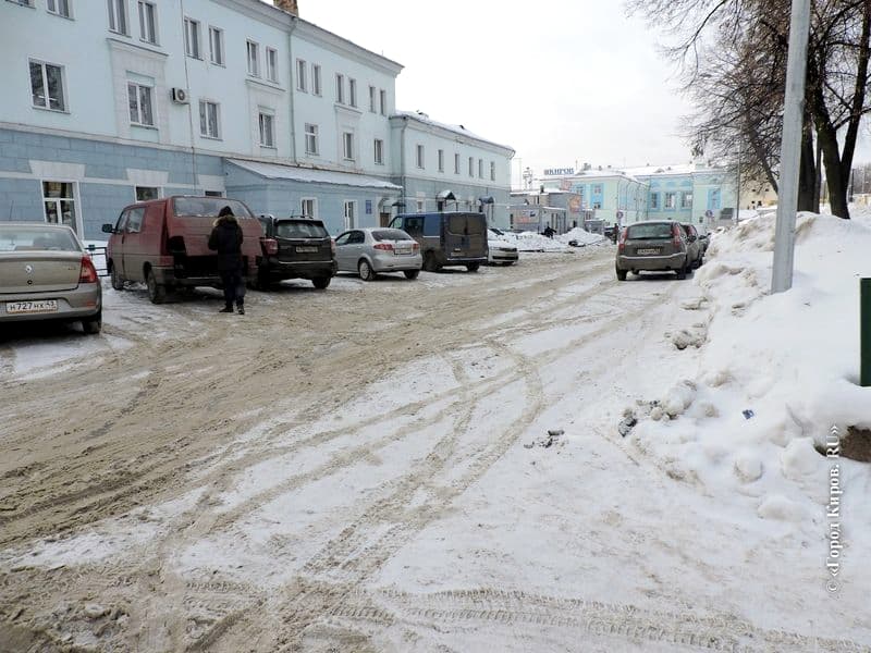 Парковка на Привокзальной площади станет платной к лету