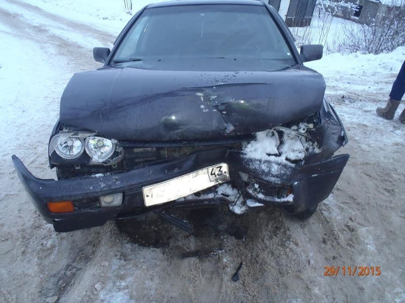 В Лянгасово «Фольксваген» врезался в «Рено»