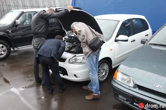 Кировчанин «разводил» знакомых на покупке машин