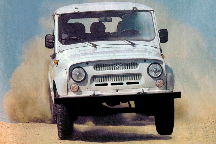 Раритетная «Волга» и Bentley: на чем ездят кандидаты в президенты России и их супруги