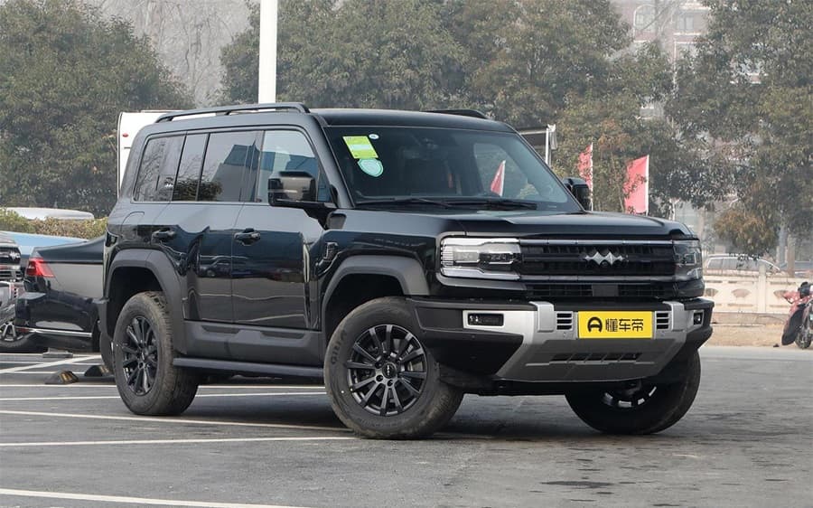 Альтернатива Land Cruiser Prado: известны цены на внедорожник FangChengBao в России