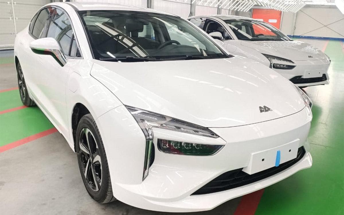 «Автотор» представил новый электромобиль «Амберавто A5»