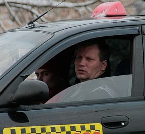 Кировские таксисты отказывались работать за 100 рублей