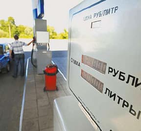 Розничные цены на бензин гонятся за оптовыми