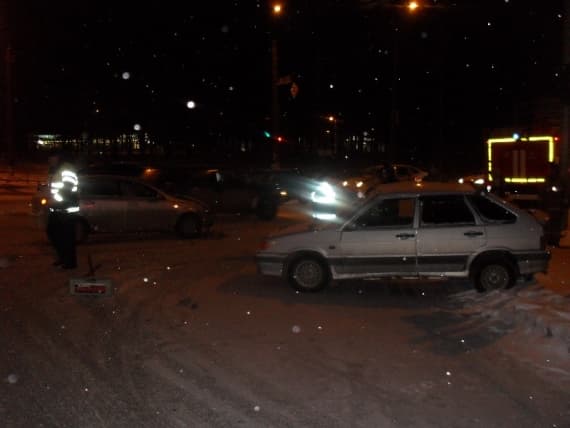 На Советском тракте столкнулись «Мерседес» и Лада