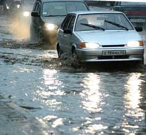 Осенний дождь: вновь потоп у Ботанического сада