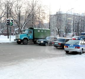 Утреннее ДТП: водитель сбил школьницу и скрылся с места аварии