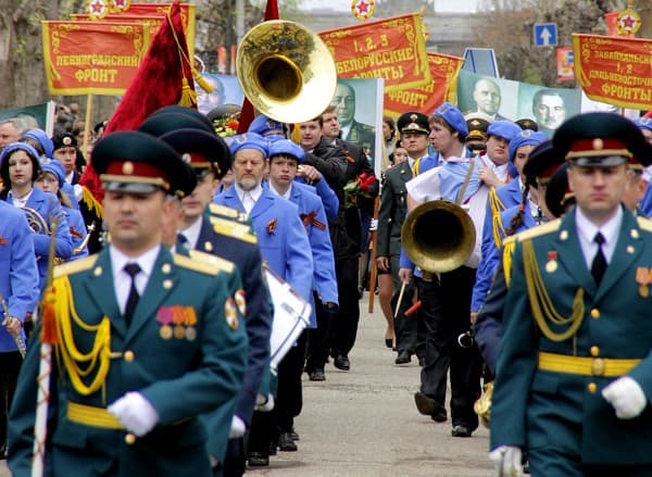 День Победы: Стандартные мероприятия от властей