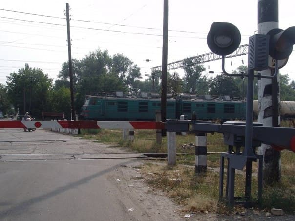 Железнодорожный переезд в Радужном могут закрыть 