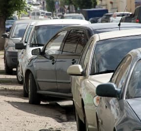 Где припарковаться: на земле или над землей?