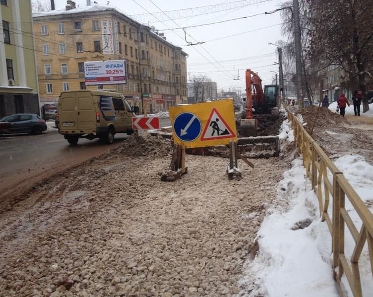 Ремонт на Комсомольской: по проезжей части течет глиняная река