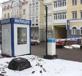 Проезд к зданию УВД хотят ограничить с помощью межевания земли