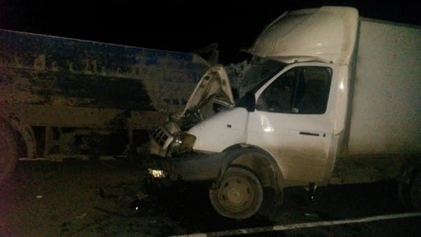 На трассе «Вятка» «Газель» врезалась в грузовик: есть пострадавшие