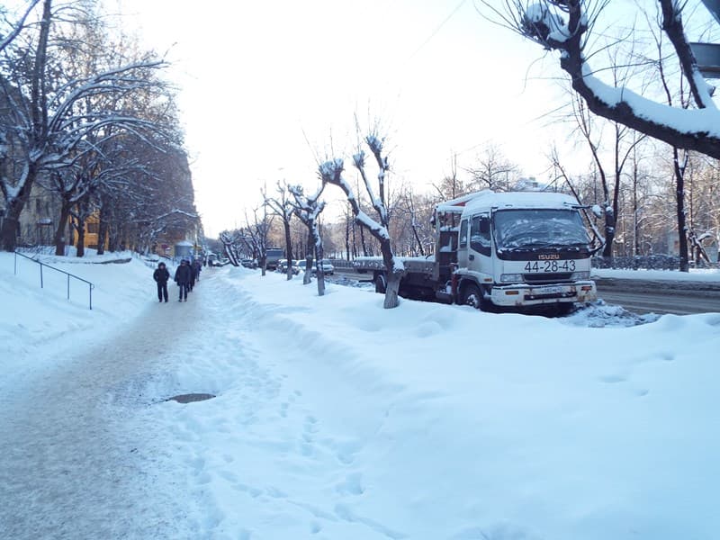 Парковки в Кирове. Новые не создаем, имеющиеся забываем