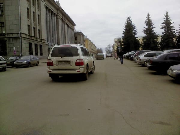 #парковка43: Хит-парад самых «классных» парковщиков