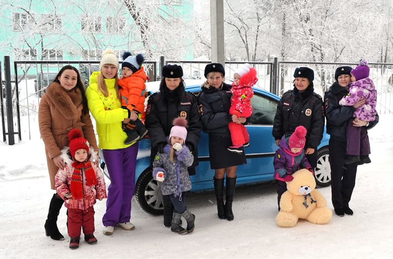 Отмечаем день матери за рулем автомобиля вместе с ГИБДД И компанией Мотор