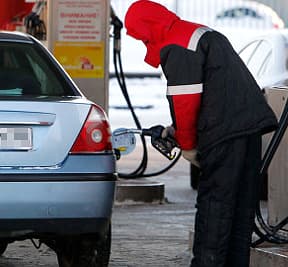 Цены на бензин. Опт падает, розница неизменна