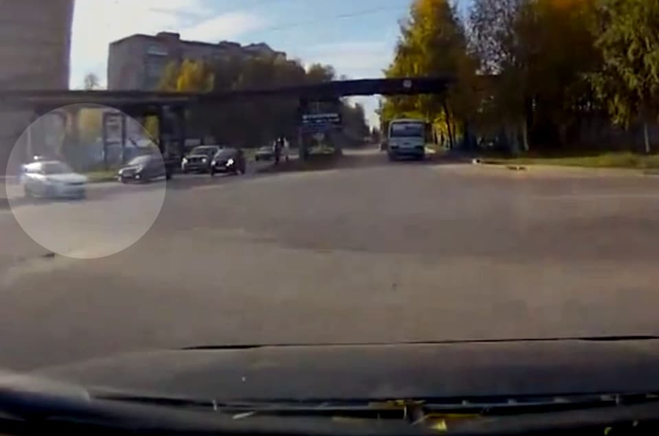 В Кирове произошло ДТП с участием патрульного автомобиля [Видео]