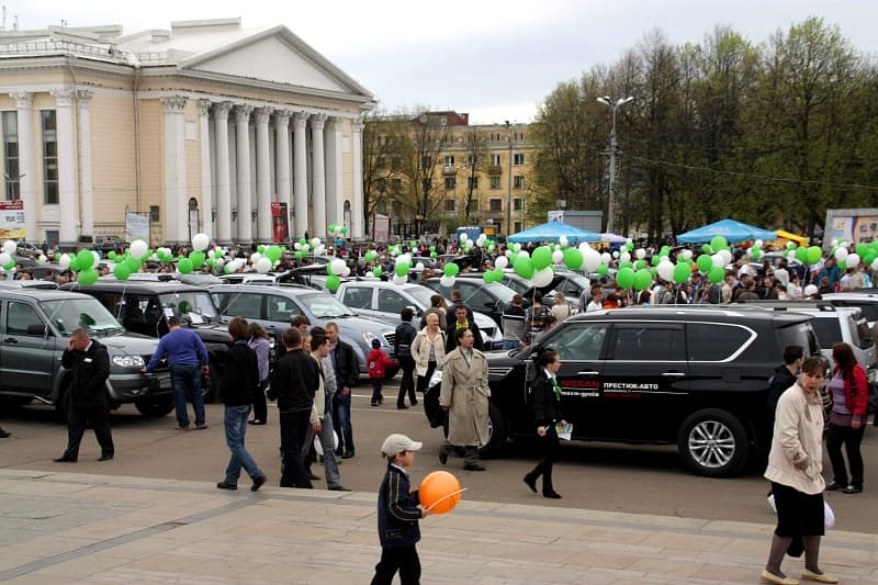 На Театральной площади пройдет масштабная выставка машин