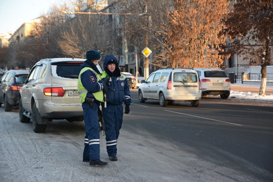 Штрафуют и за это: водителя наказали на 1500 рублей за 1 действие на дороге
