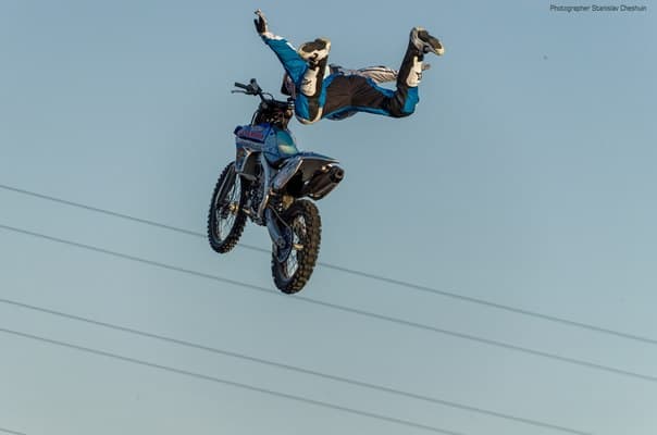 Мотофристайл. Летающий снегоход, мотоциклы и масса эмоций