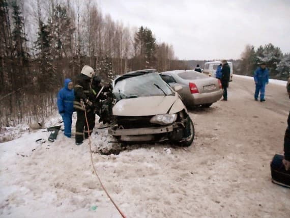ДТП на трассе «Вятка»: пассажиров «вырезали»  из машины