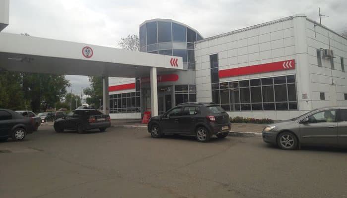 Российские власти хотят заморозить цены на бензин