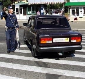 Сотрудник полиции сбил 12-летнюю девочку на пешеходном переходе