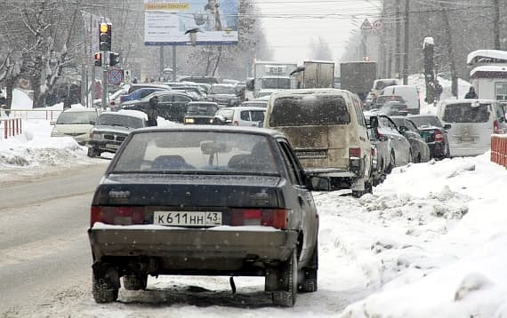 Полиция запрещает стоянку на магистральных улицах