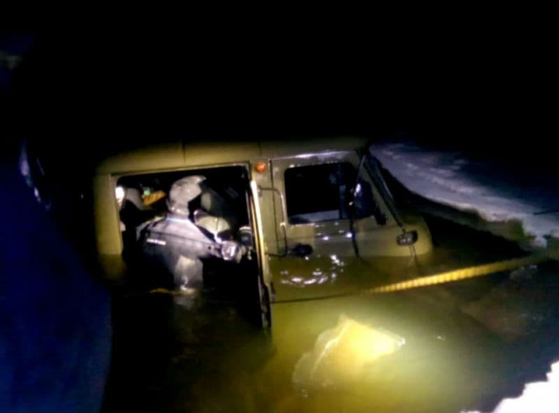 Появилось видео с места погружения УАЗика в Малмыжском районе под лед 