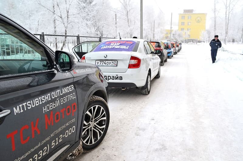 Отмечаем день матери за рулем автомобиля вместе с ГИБДД И компанией Мотор