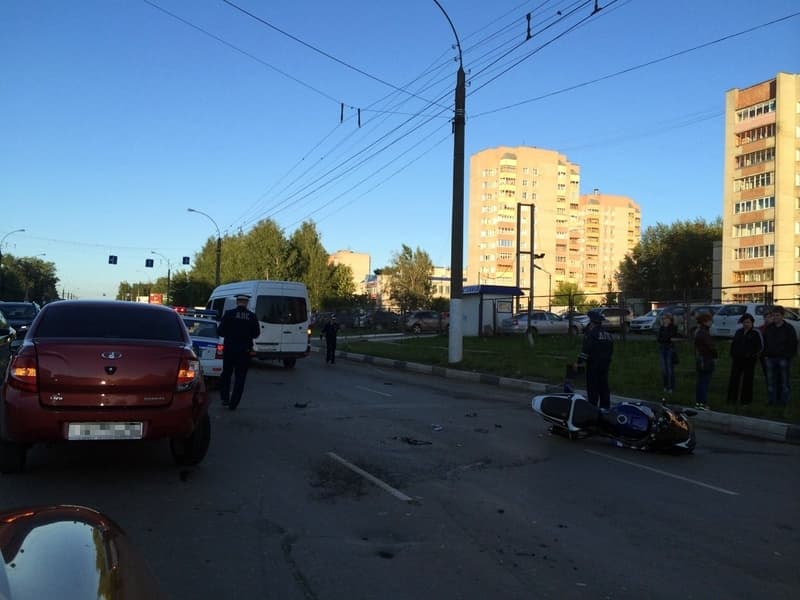 На Московской мотоциклист "догнал" Ладу
