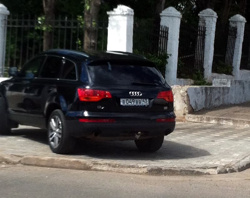 Чиновникам закон не писан? Паркуюсь где хочу