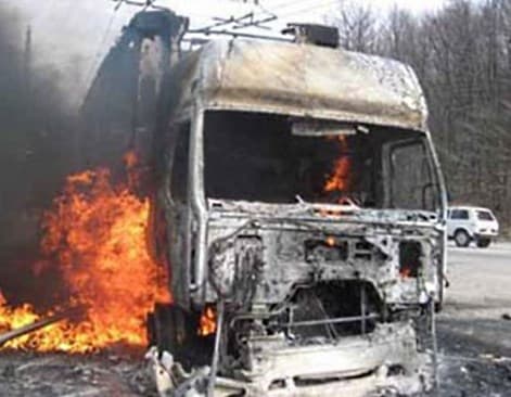 В Верхнекамском районе на дороге загорелся КАМАЗ