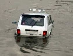 Автомобиль сорвался с обрыва 