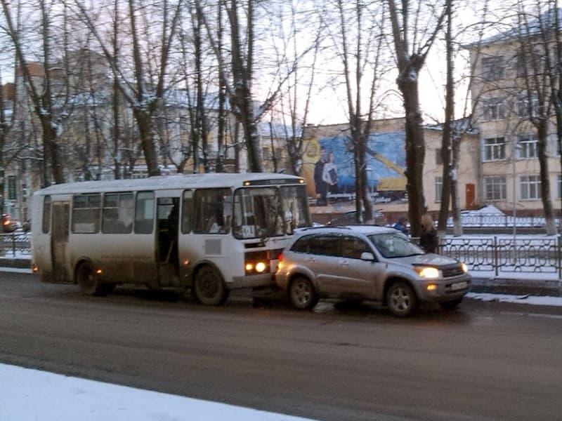 День жестянщика в разгар апреля: около 70 аварий за день