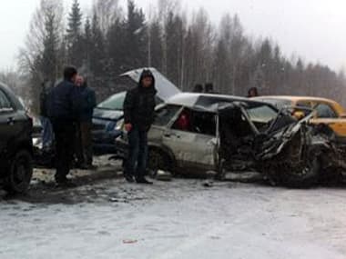 На трассе Киров - Котельнич столкнулись 4 автомобиля