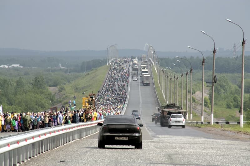 Сегодня ограничат движение транспорта в связи с крестным ходом